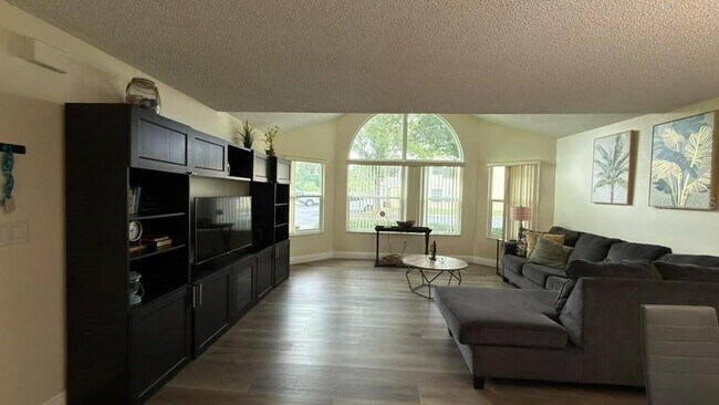 Photo - 5003 Laguna Bay Cir Unit 15