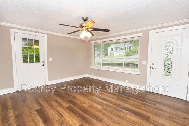 Photo - 403 Warren St