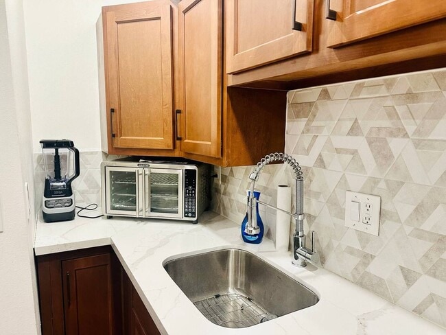 Photo - 1710 E Fruit St Unit Studio