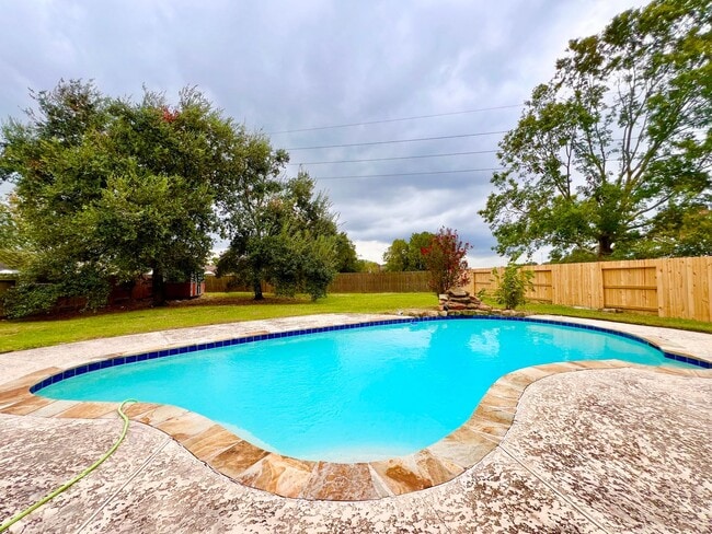 Photo - Spacious Home with Pool in Sugar Land, TX