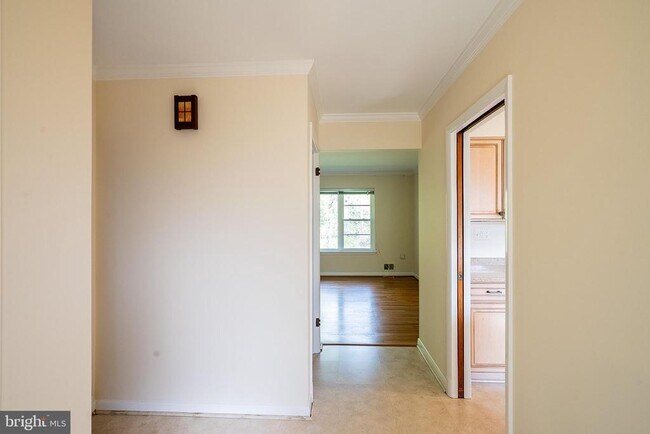 6608 Fairlawn Dr