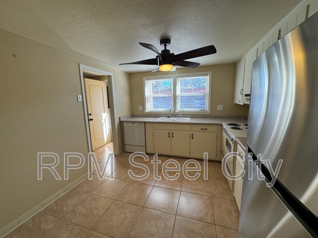 Photo - 1009 Constitution Rd