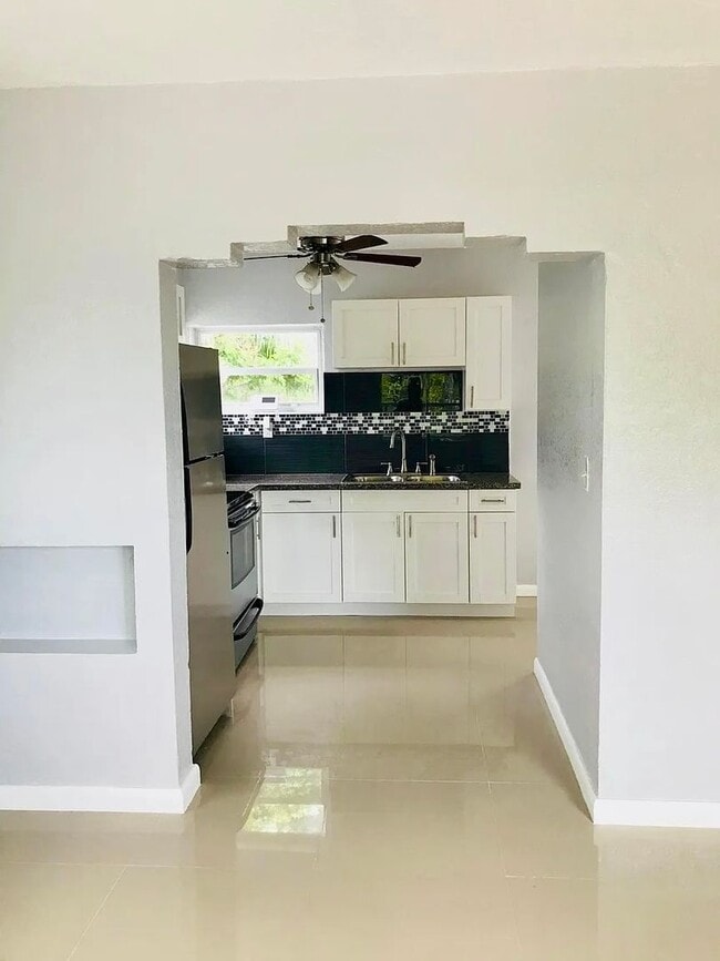 Photo - 535 NE 68th St Unit Mimo - 535 NE 68th Street #Upstairs