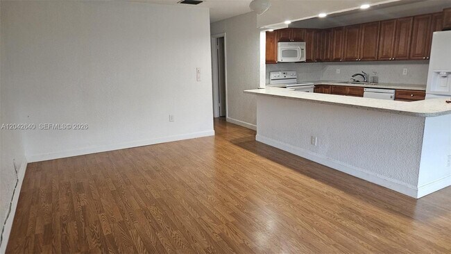 Photo - 8555 NW 10th St Unidad B106