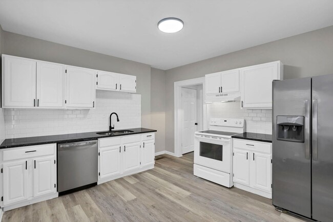 Building Photo - 293-295 Woodrow Ave Unit 295