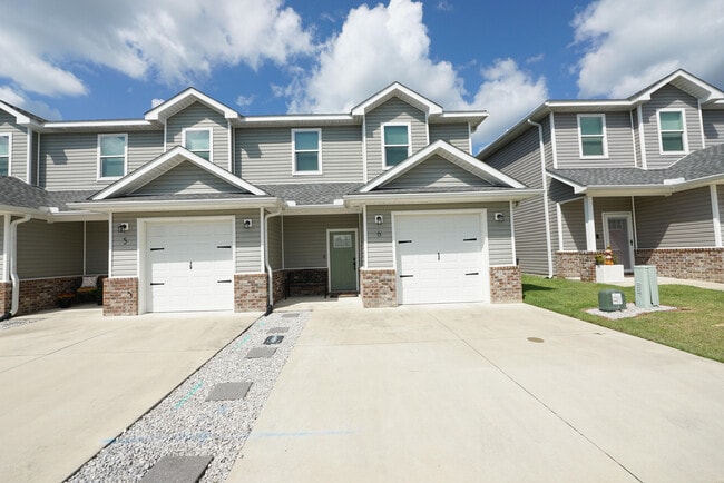 Photo - 6 Praiseworthy Dr