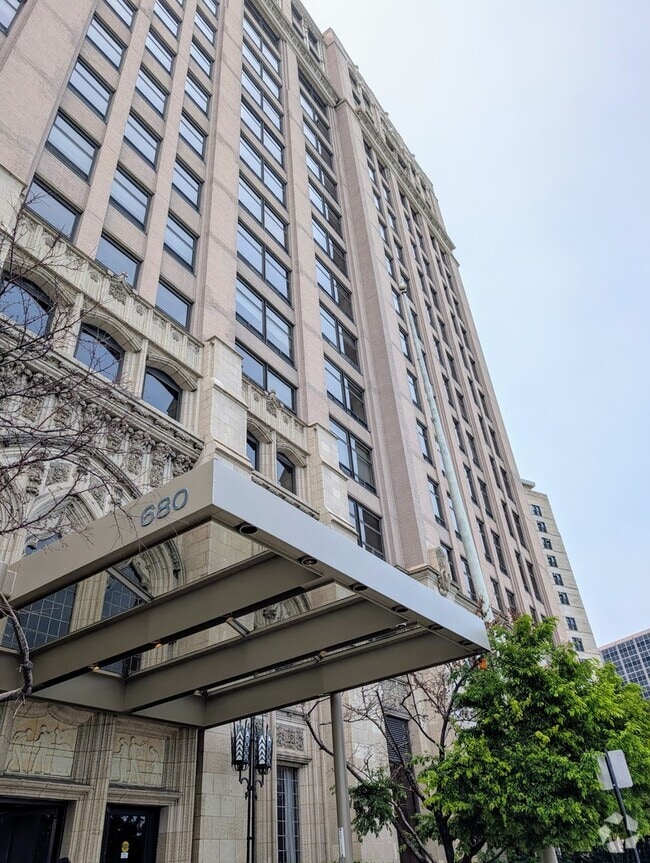 Building Photo - 680 N Lake Shore Dr Unit 520 Rental