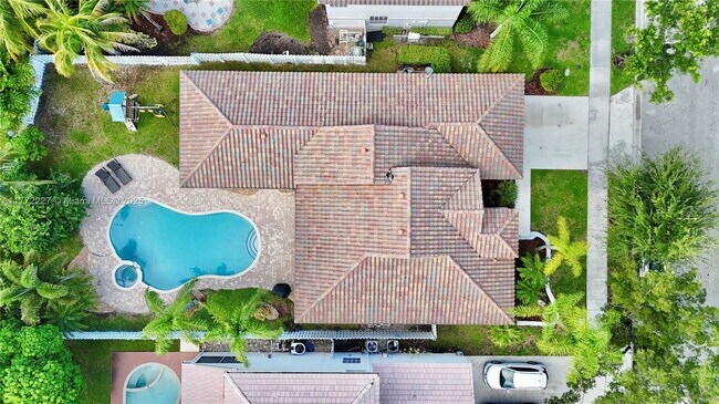 Photo - Verona Lake Drive, Weston, FL 33326 - 4 BR 2.5 BA single-family home