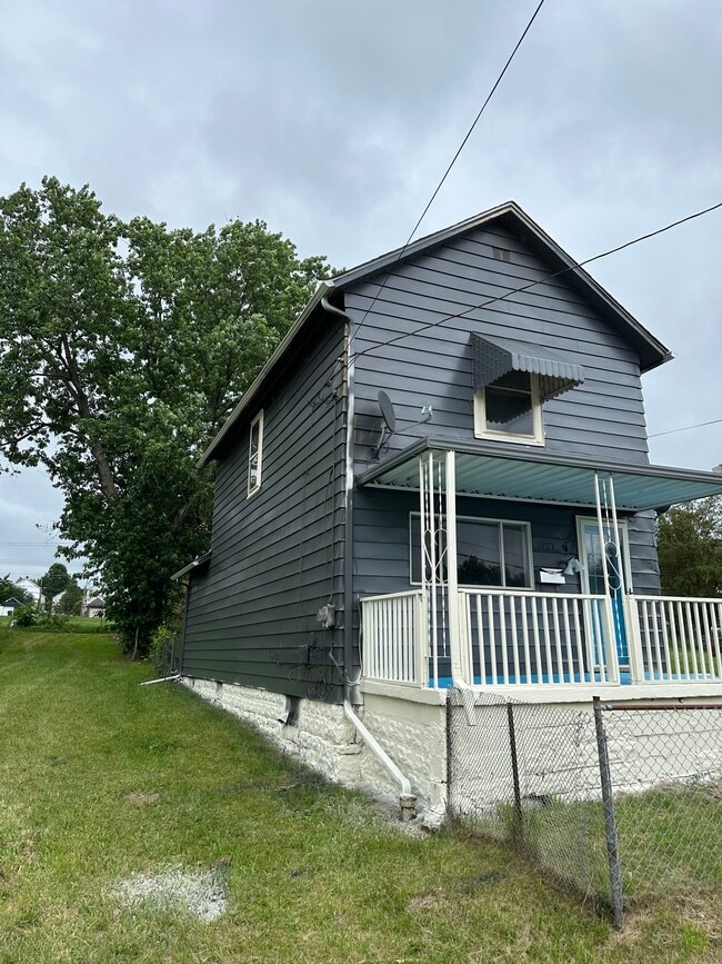 Photo - 1127 Wallis Ave