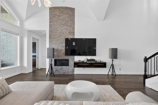 Photo - 411 Rock Rose Ln