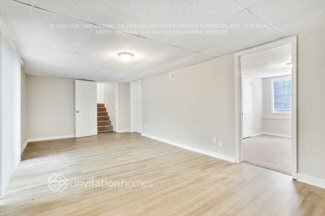 Photo - 678 Lakeridge Dr SE