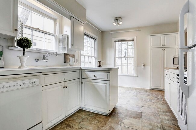 Photo - 2825 Quenby Ave