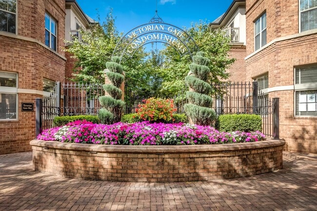 Live in The Heart of It All! - 5 W Lincoln St Condo Unit 5