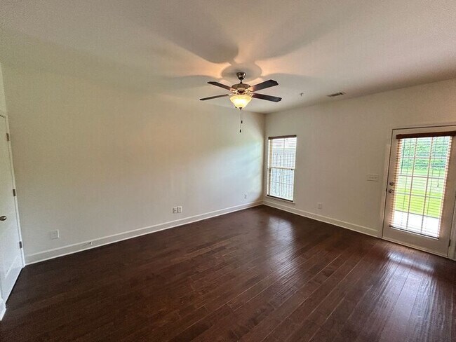 Photo - 3013 Thornbury Pl