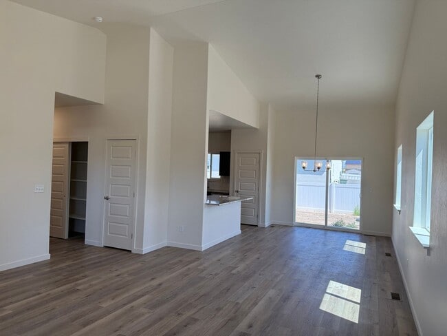 2138 Brookfield Dr