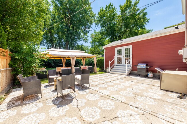 Photo - 6033 N Leader Ave