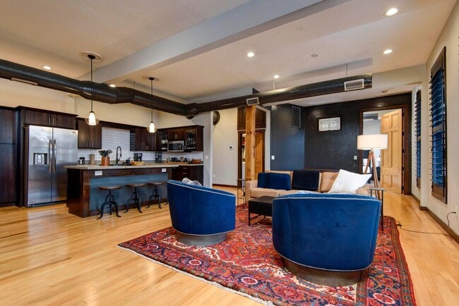 Luxury fully furnished downtown loft 2 bed... - Luxury fully furnished downtown loft 2 bed...