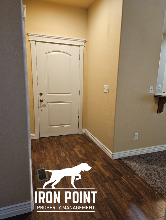 Photo - 3/2.5 in Boise-2 Car Garage, Fireplace, Vaulted Ceilings, Landscaping Included.
