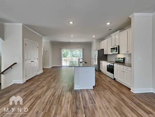 Photo - 6921 Woodland Stream Pl