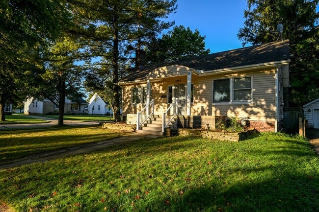 Photo - Cozy Home in Cleveland - Lyndhurst