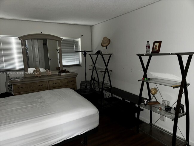 Photo - 950 Hillcrest Dr Apartment Unit 411
