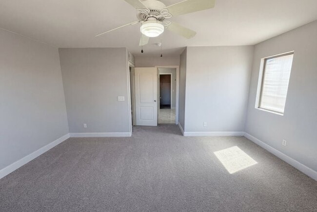 Photo - 11810 W Miami St