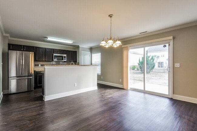 Photo - 535 Kerriann Ln