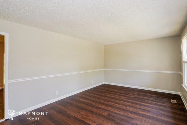 Photo - 4873 Everest Dr