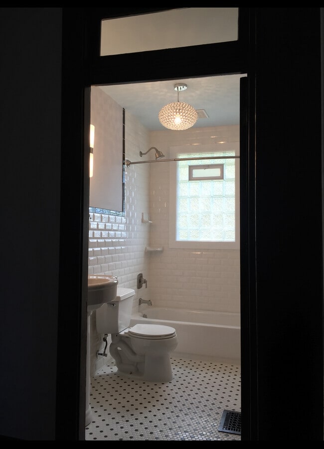 Photo - 1603 E Michigan St