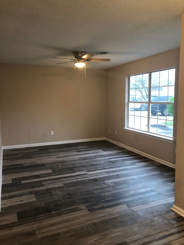 Building Photo - 1103 W Myrtle St Rental