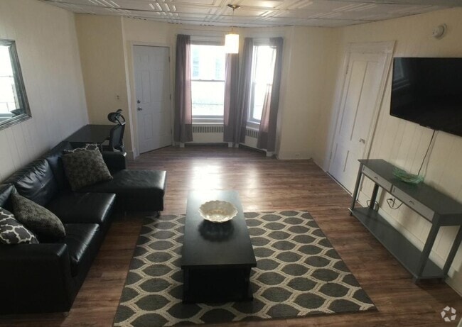 Building Photo - 282 Summer St Rental