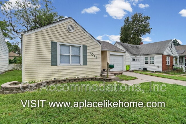 1011 E 24th Ave