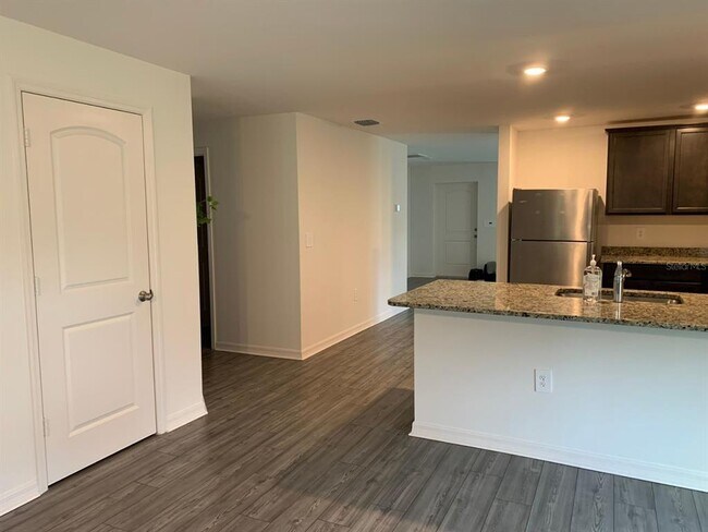 Photo - 2082 S Chamberlain Blvd