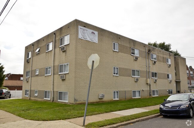 Carol Manor
