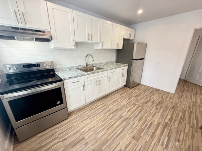 Photo - 112 Hawthorne Ave Unit 112