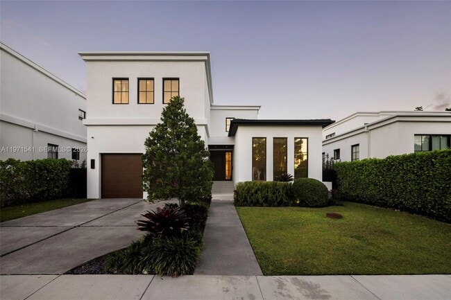 Photo - 885 NE 76th St