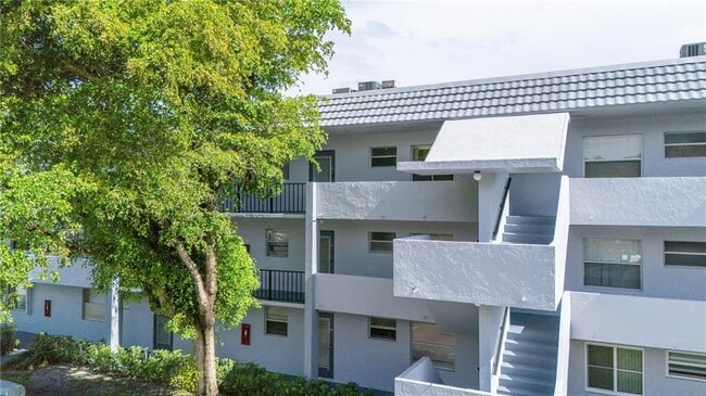 Building Photo - 8350 Sands Point Blvd Rental