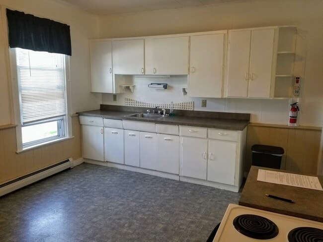 109 Oak St Unit 3