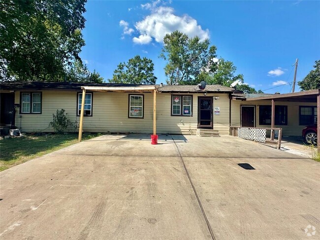 Building Photo - 8227 Garland St Unit 1 Rental