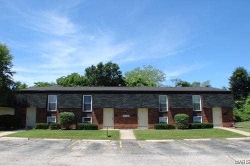 Photo - 715 White Oak Dr House