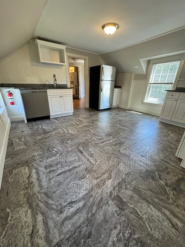 Photo - 39 Middle St