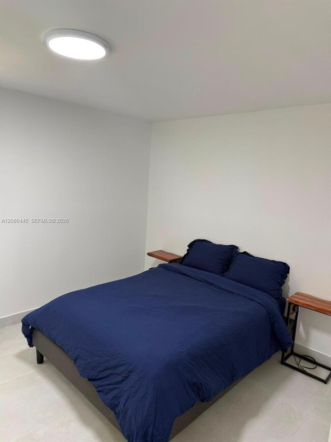 Photo - 3680 N 56th Ave Unidad 823
