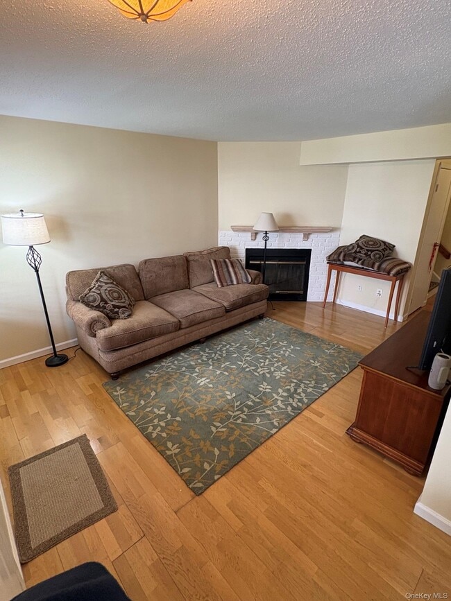 Photo - 1907 Whispering Hills Dr