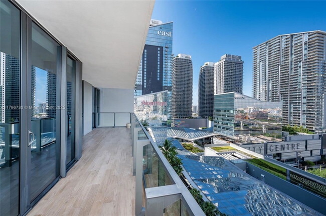 Photo - 68 SE 6th St Unidad 1510