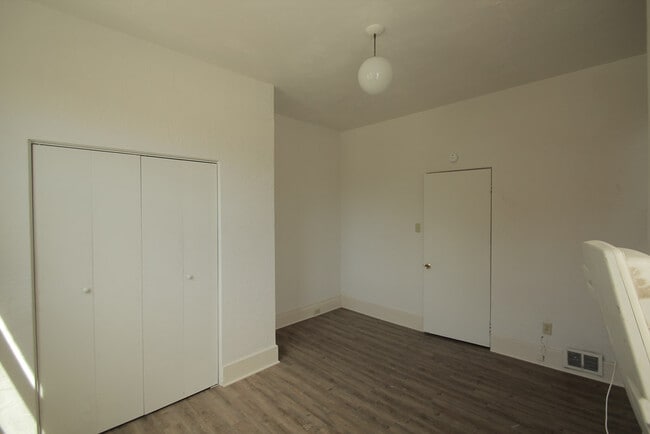 Photo - 419 Peebles St Unit 1