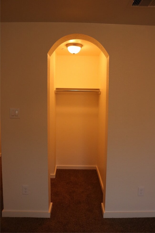 Building Photo - 10535 Mills Rd Unit 3B