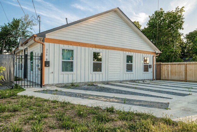 Photo - 336 De Haven St