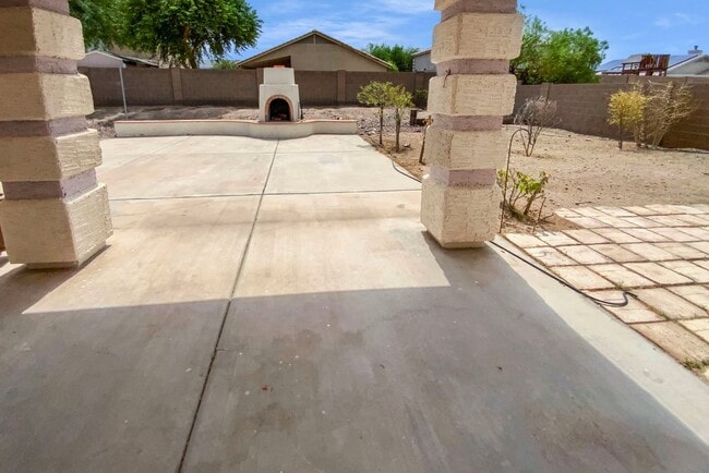 Photo - 10928 Vista Ave