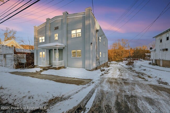 Photo - 144-144 Market St