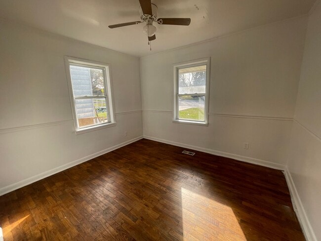 Photo - Super Cute 3 bedroom 1 bathroom Home Available NOW!!